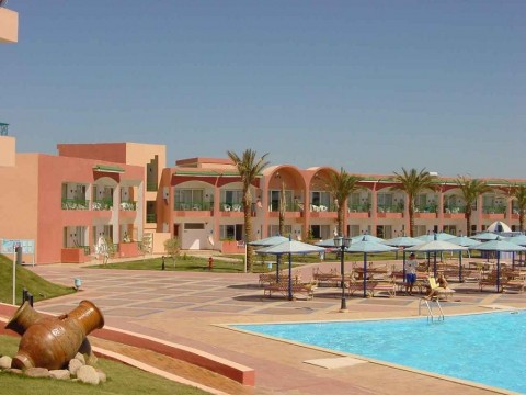 Отель Calimera Royal Albatros Moderna 5*